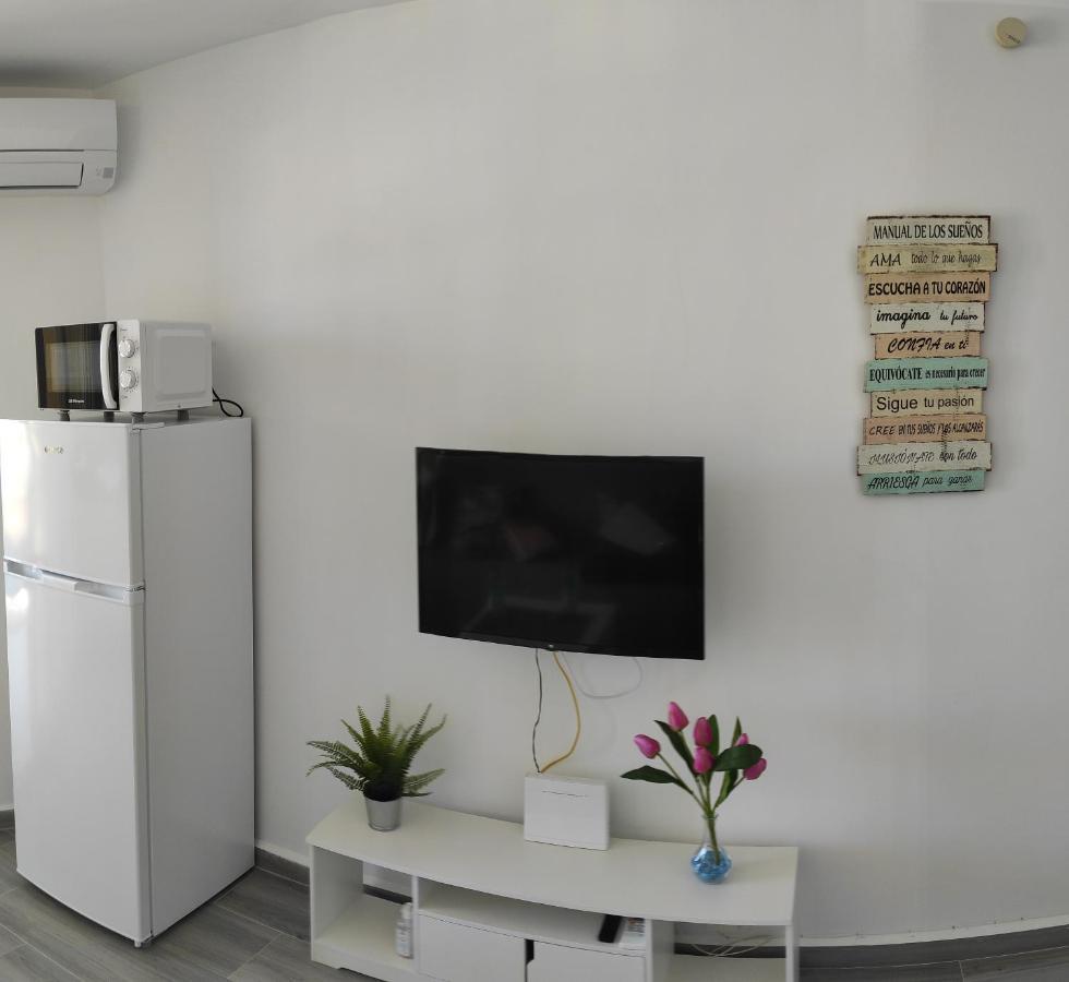 Estudio Recien Reformado En Primera Linea De Playa Apartment Benalmadena Bagian luar foto
