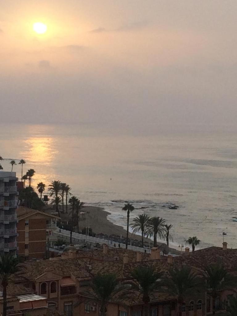 Estudio Recien Reformado En Primera Linea De Playa Apartment Benalmadena Bagian luar foto
